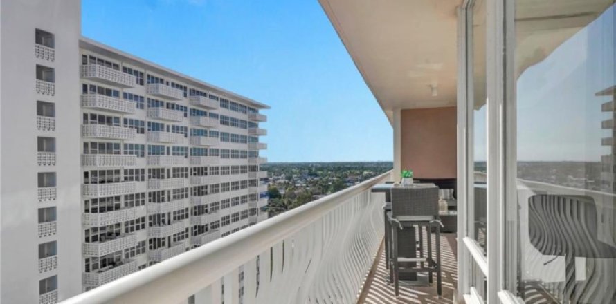 Condo in Fort Lauderdale, Florida, 2 bedrooms № 981920