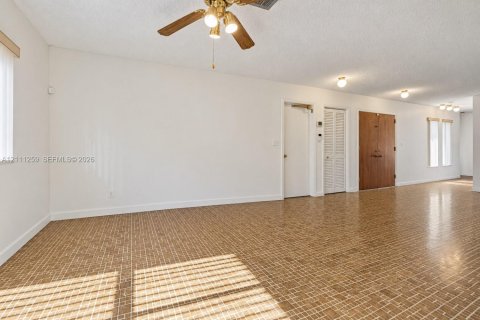 Villa ou maison à vendre à Cutler Bay, Floride: 3 chambres, 174.19 m2 № 2431421 - photo 8