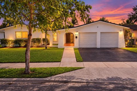 Casa en Cutler Bay, Florida 3 dormitorios, 174.19 m2 № 2431421