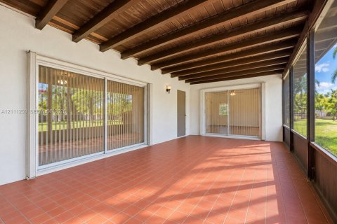 Villa ou maison à vendre à Cutler Bay, Floride: 3 chambres, 174.19 m2 № 2431421 - photo 23