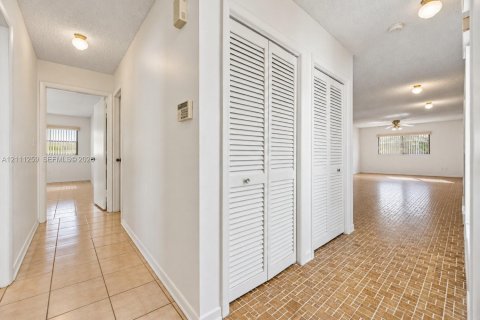 Villa ou maison à vendre à Cutler Bay, Floride: 3 chambres, 174.19 m2 № 2431421 - photo 15