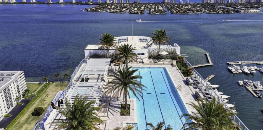 Condo à Lake Park, Floride, 2 chambres № 2245616