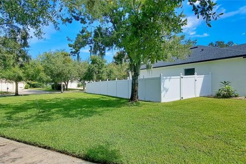 House in Winter Garden, Florida 4 bedrooms, 265.7 sq.m. № 2391376 - photo 2