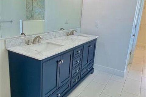 House in Winter Garden, Florida 4 bedrooms, 265.7 sq.m. № 2391376 - photo 18