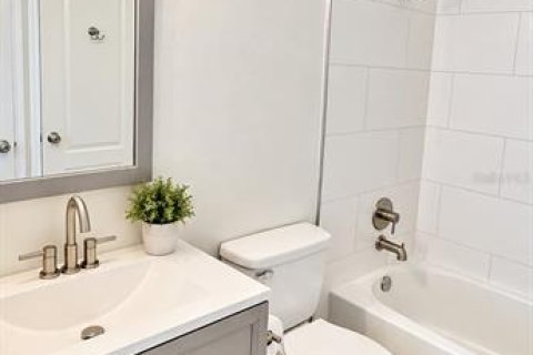 House in Winter Garden, Florida 4 bedrooms, 265.7 sq.m. № 2391376 - photo 25