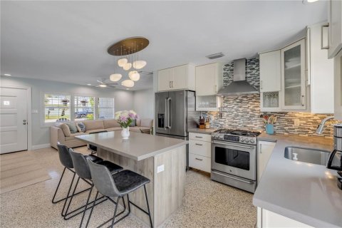 Casa en venta en New Smyrna Beach, Florida, 3 dormitorios, 106 m2 № 1846818 - foto 7