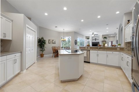 Casa en venta en Tampa, Florida, 5 dormitorios, 327.29 m2 № 1757214 - foto 11