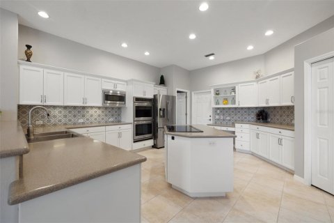 Casa en venta en Tampa, Florida, 5 dormitorios, 327.29 m2 № 1757214 - foto 12