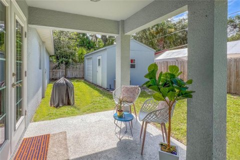House in Sarasota, Florida 3 bedrooms, 132.29 sq.m. № 1344229 - photo 22