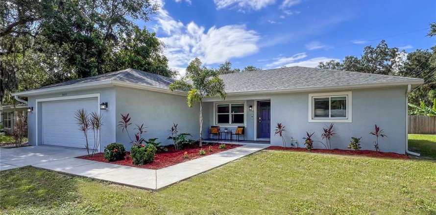 House in Sarasota, Florida 3 bedrooms, 132.29 sq.m. № 1344229