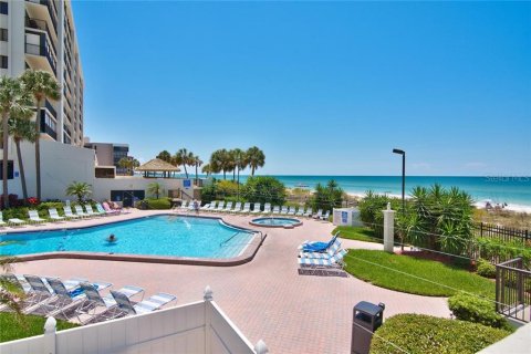 Condominio en venta en Madeira Beach, Florida, 6 habitaciones, 55.74 m2 № 251590 - foto 5