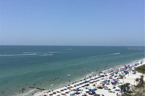 Condominio en venta en Madeira Beach, Florida, 6 habitaciones, 55.74 m2 № 251590 - foto 17
