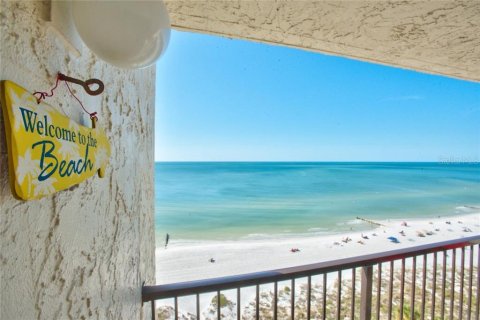 Condominio en venta en Madeira Beach, Florida, 6 habitaciones, 55.74 m2 № 251590 - foto 3
