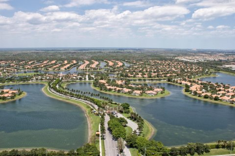 Купить виллу или дом в Уэст-Палм-Бич, Флорида 2 комнаты, 193.61м2, № 2083651 - фото 30