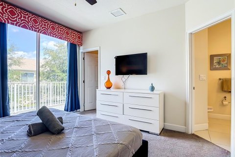 Townhouse in Clermont, Florida 3 bedrooms, 139.45 sq.m. № 2206753 - photo 9