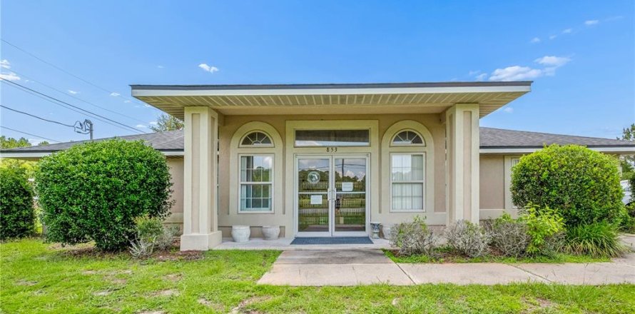 Commercial property in Lake City, Florida 562.43 sq.m. № 2291634