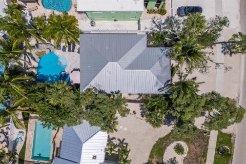 House in Sarasota, Florida 7 bedrooms, 294.96 sq.m. № 1894181 - photo 4