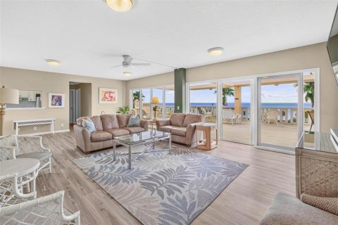 Condo in Saint Petersburg, Florida, 1 bedroom № 2383467 - photo 25