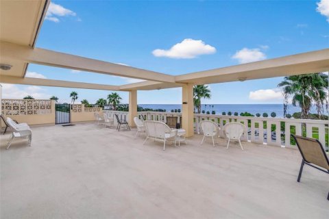Condo in Saint Petersburg, Florida, 1 bedroom № 2383467 - photo 21