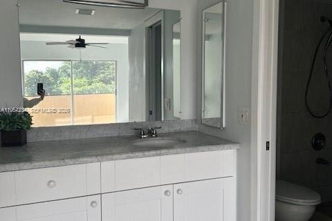 Condo in Sunrise, Florida, 2 bedrooms  № 2029603 - photo 10