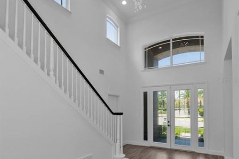 House in Tampa, Florida 4 bedrooms, 369.38 sq.m. № 1886174 - photo 17