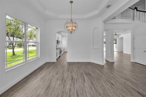House in Tampa, Florida 4 bedrooms, 369.38 sq.m. № 1886174 - photo 24