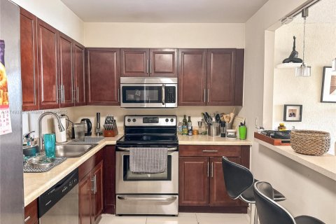 Condo in Sunny Isles Beach, Florida, 1 bedroom  № 1861305 - photo 3