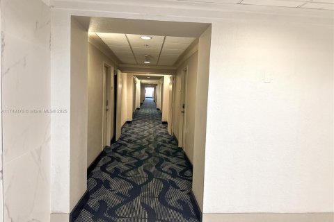 Condo in Sunny Isles Beach, Florida, 1 bedroom  № 1861305 - photo 23