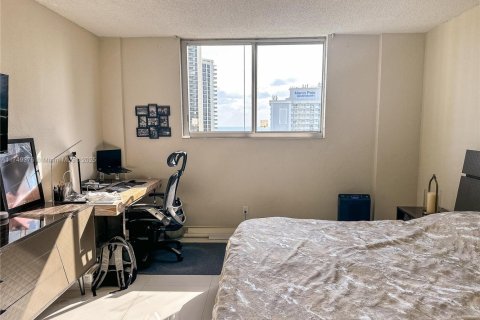 Condo in Sunny Isles Beach, Florida, 1 bedroom  № 1861305 - photo 10