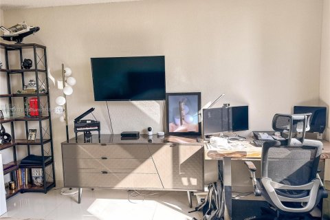 Condo in Sunny Isles Beach, Florida, 1 bedroom  № 1861305 - photo 12