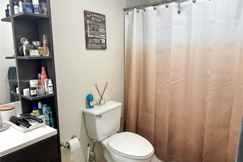 Condo in Sunny Isles Beach, Florida, 1 bedroom  № 1861305 - photo 16