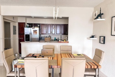 Condo in Sunny Isles Beach, Florida, 1 bedroom  № 1861305 - photo 7