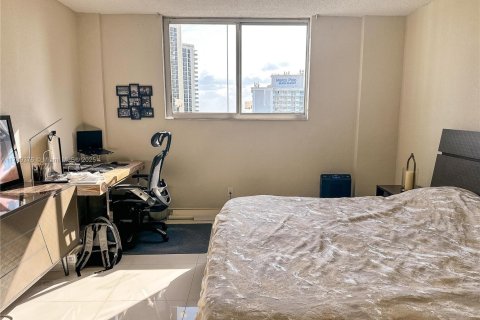 Condo in Sunny Isles Beach, Florida, 1 bedroom  № 1861305 - photo 14