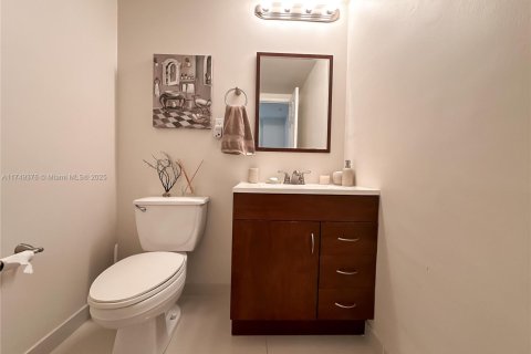 Condo in Sunny Isles Beach, Florida, 1 bedroom  № 1861305 - photo 4