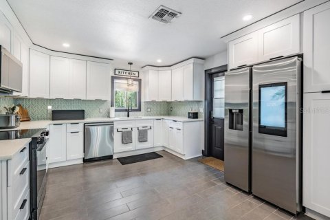 Villa ou maison à vendre à Lutz, Floride: 5 chambres, 206.89 m2 № 1909830 - photo 9