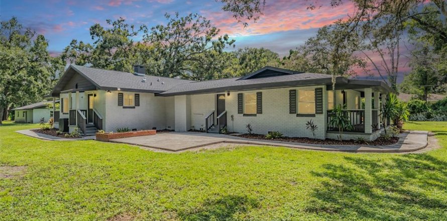 Villa ou maison à Lutz, Floride 5 chambres, 206.89 m2 № 1909830