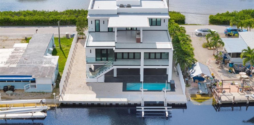 Дом в Ки-Ларго, Флорида 5 спален № 1978149