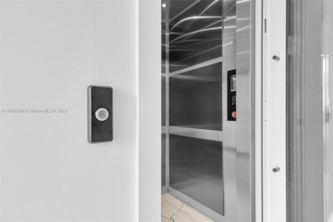 Купить виллу или дом в Ки-Ларго, Флорида 5 спален, № 1978149 - фото 18