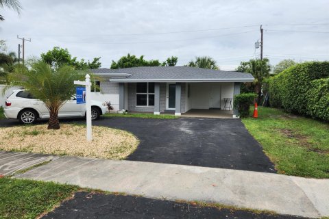 House in Pompano Beach, Florida 3 bedrooms, 127 sq.m. № 2265671