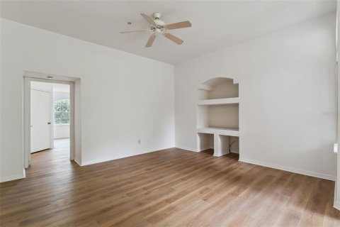 Condominio en venta en Orlando, Florida, 2 dormitorios, 99.59 m2 № 2195454 - foto 4