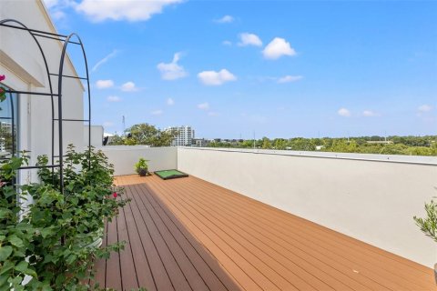 Townhouse in Saint Petersburg, Florida 3 bedrooms, 192.31 sq.m. № 1906199 - photo 28