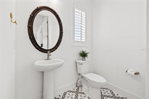 Townhouse in Saint Petersburg, Florida 3 bedrooms, 192.31 sq.m. № 1906199 - photo 14