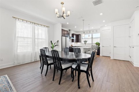 Townhouse in Saint Petersburg, Florida 3 bedrooms, 192.31 sq.m. № 1906199 - photo 16