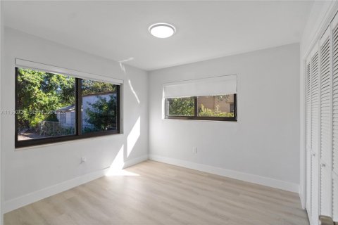 Villa ou maison à louer à Miami, Floride: 2 chambres, 72.46 m2 № 2006999 - photo 11