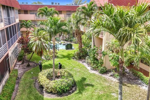 Condo in Lauderdale Lakes, Florida, 1 bedroom  № 1863355 - photo 24