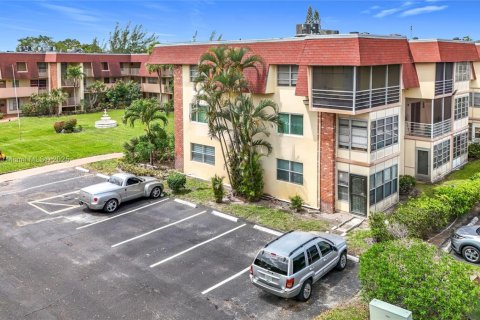 Condo in Lauderdale Lakes, Florida, 1 bedroom  № 1863355 - photo 30