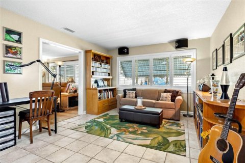 House in Dunedin, Florida 2 bedrooms, 150.97 sq.m. № 2388771 - photo 12