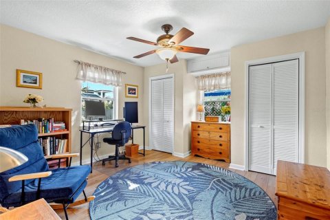 House in Dunedin, Florida 2 bedrooms, 150.97 sq.m. № 2388771 - photo 20