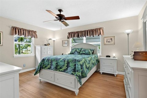 House in Dunedin, Florida 2 bedrooms, 150.97 sq.m. № 2388771 - photo 17