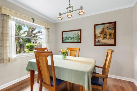 House in Dunedin, Florida 2 bedrooms, 150.97 sq.m. № 2388771 - photo 11